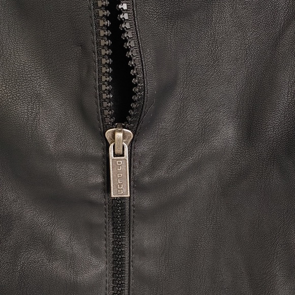 Red stripes leather jacket - Picture 4 of 5